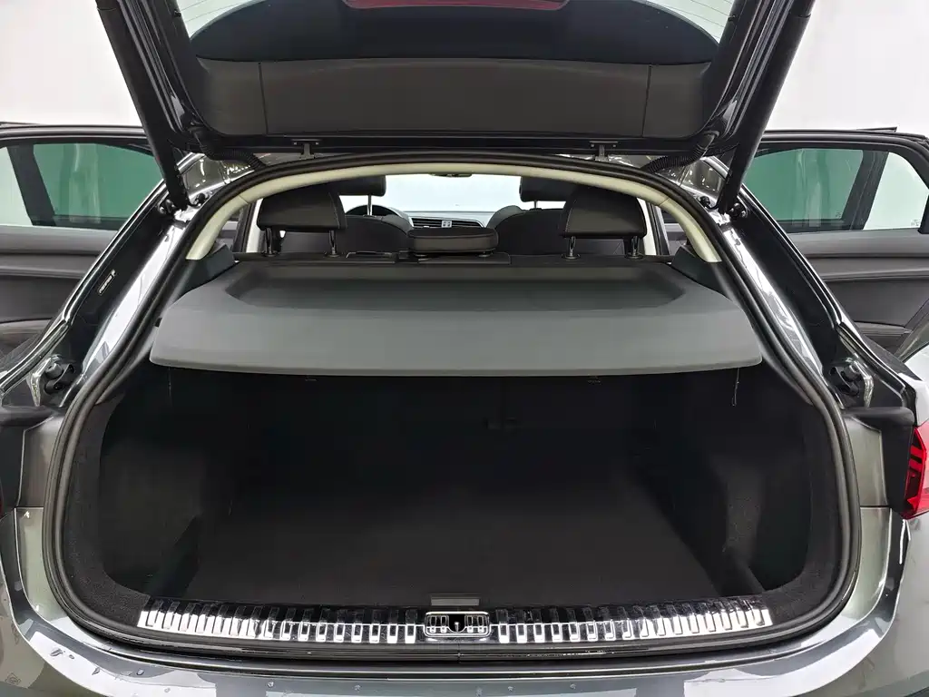Audi Q3 Sportback — фото 22