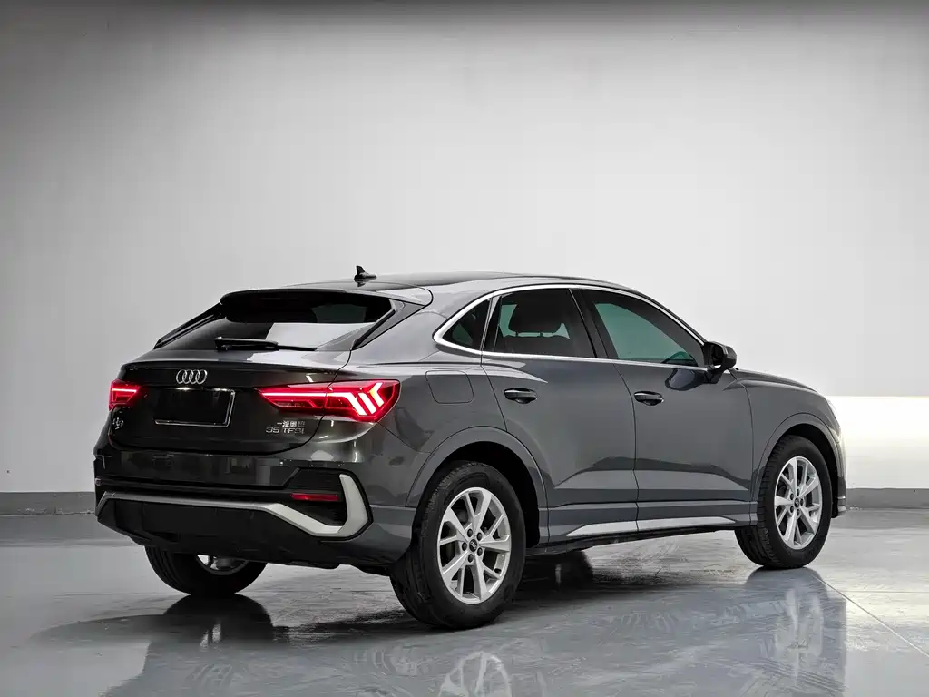 Audi Q3 Sportback — фото 5