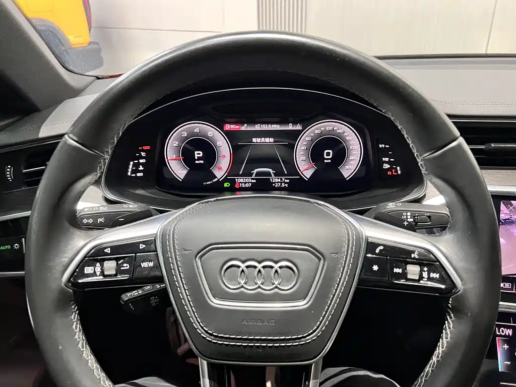 Audi A6L — фото 8