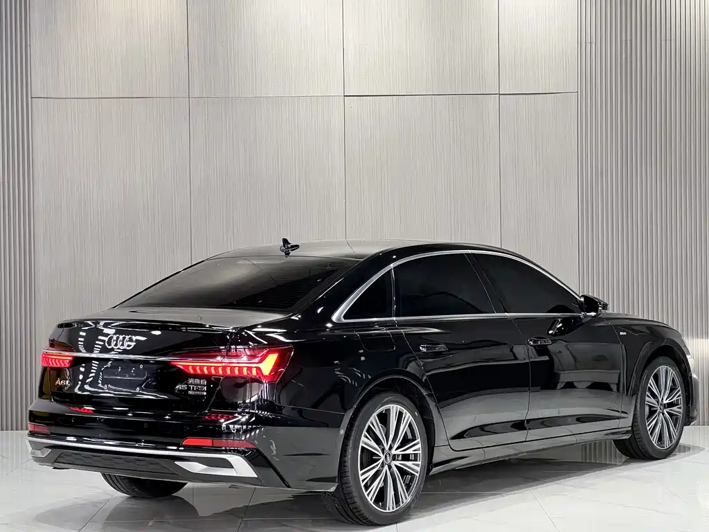 Audi A6L — фото 10