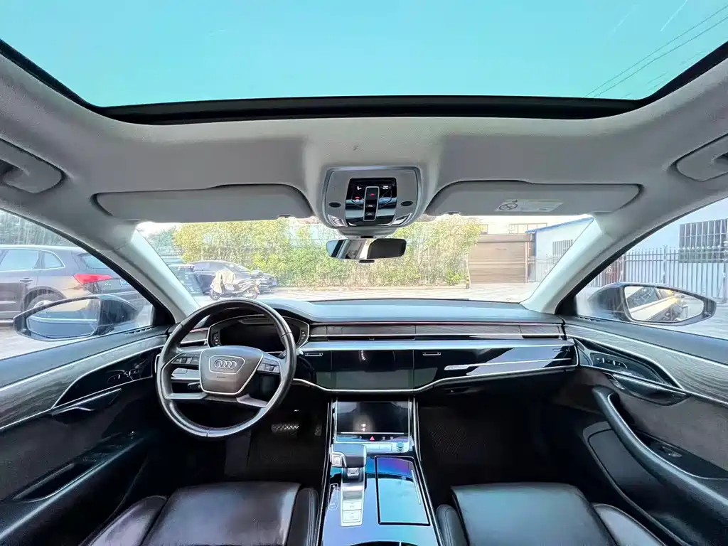 Audi A8 — фото 7