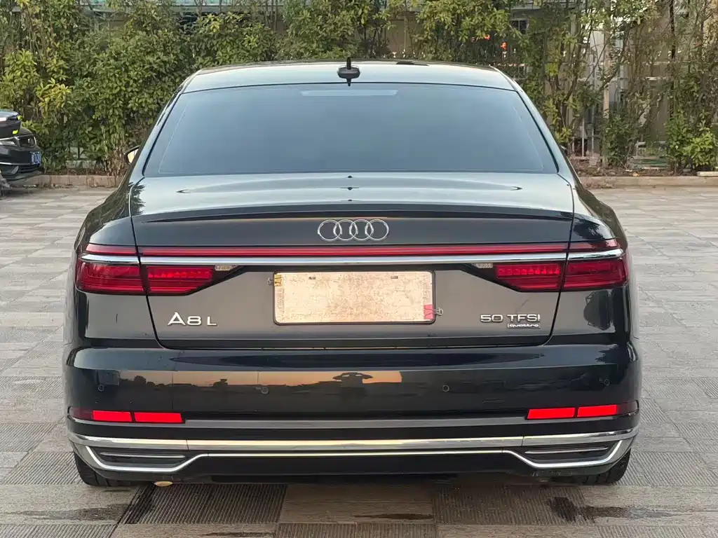 Audi A8 — фото 9