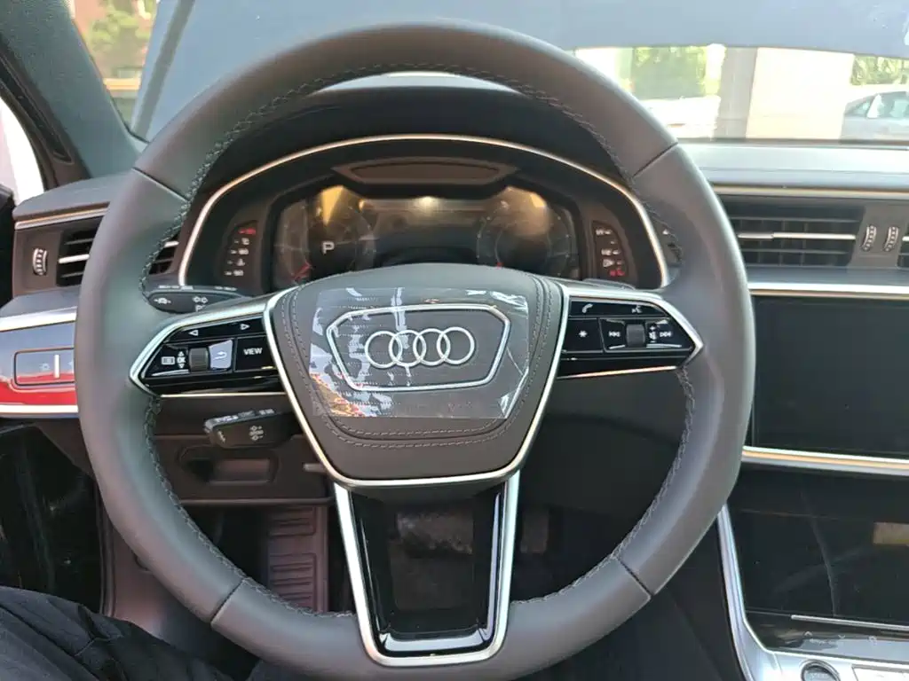 Audi A6L — фото 11