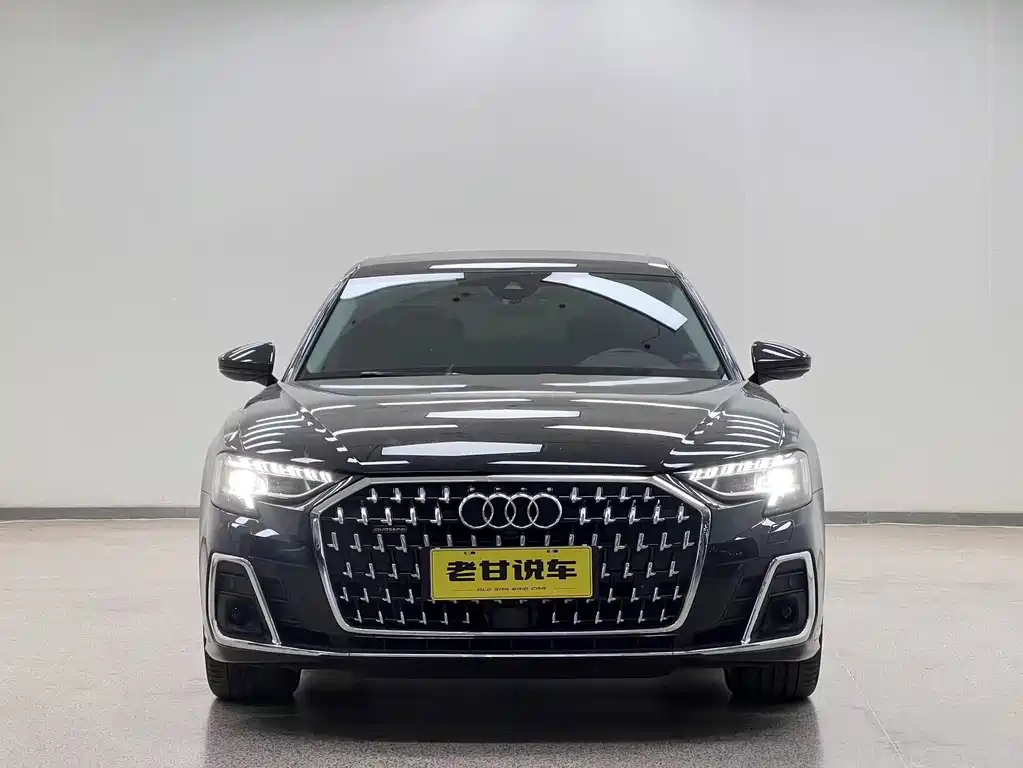 Audi A8 — фото 3