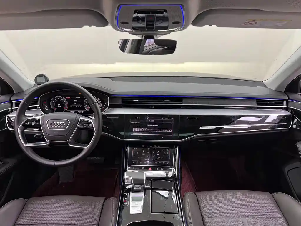 Audi A8 — фото 24