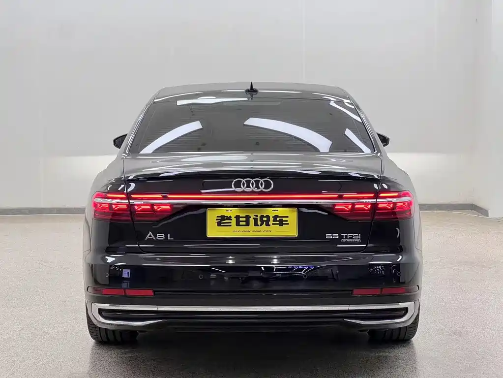 Audi A8 — фото 7