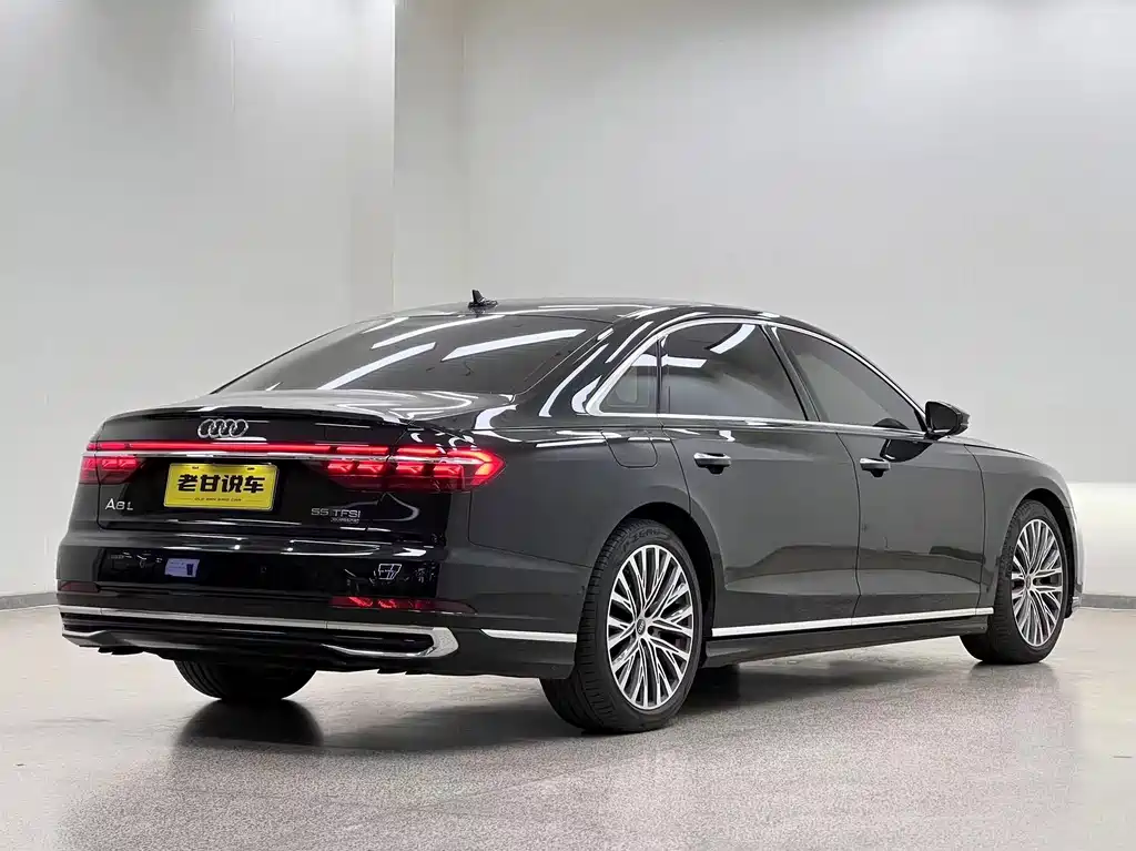 Audi A8 — фото 8