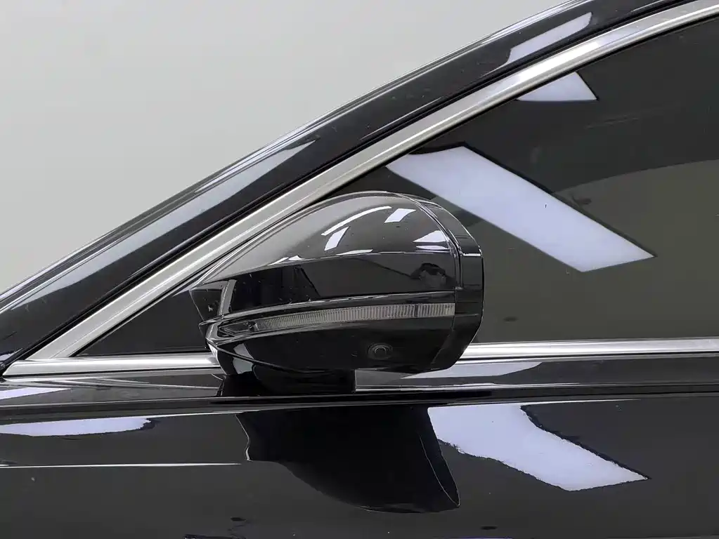 Audi A8 — фото 10