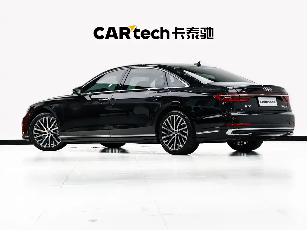 Audi A8 — фото 6