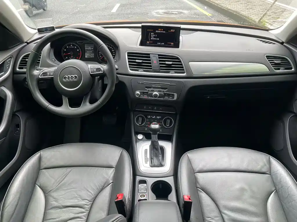 Audi Q3 — фото 6