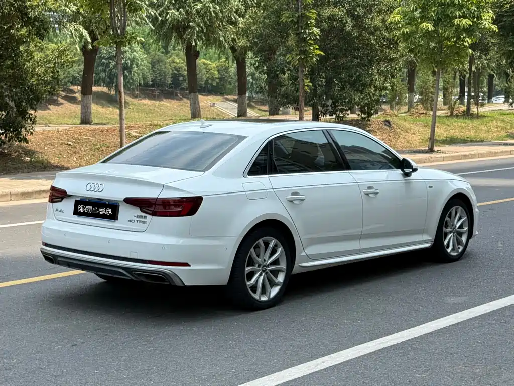 Audi A4L — фото 4