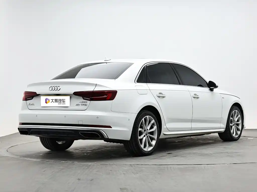 Audi A4L — фото 3