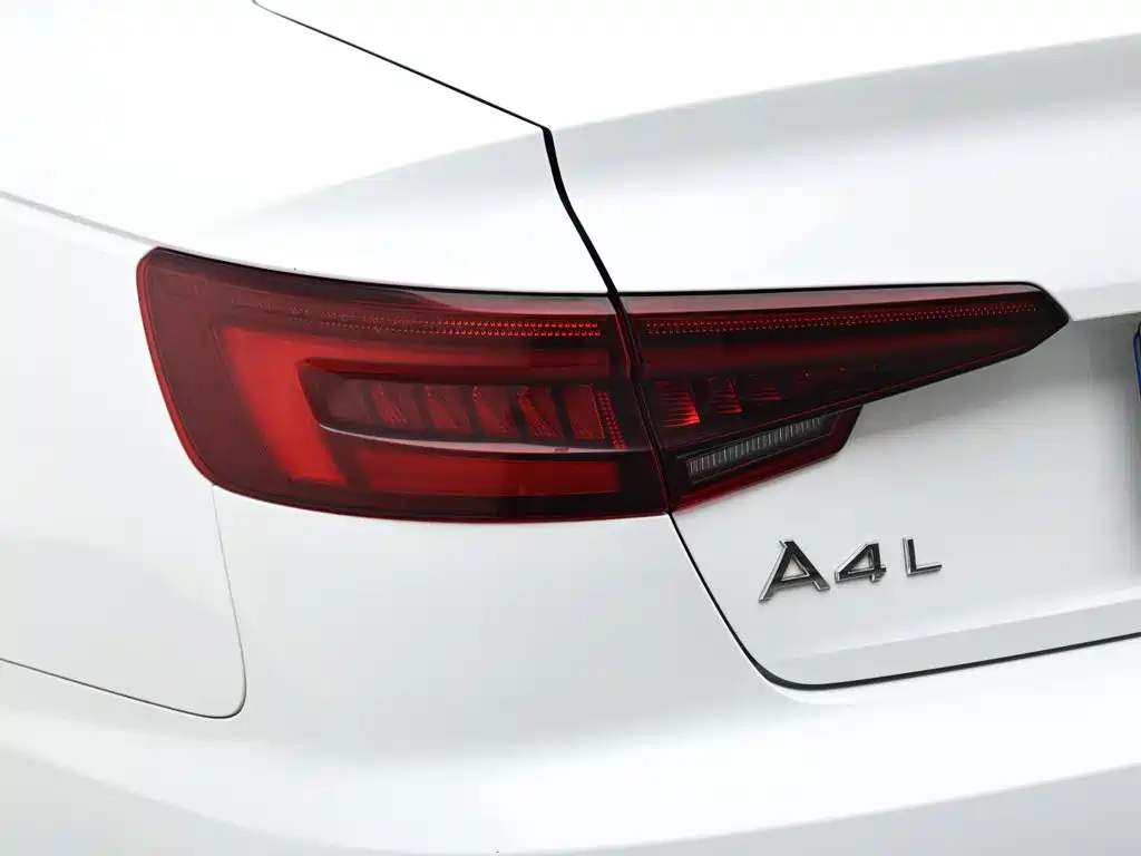 Audi A4L — фото 7