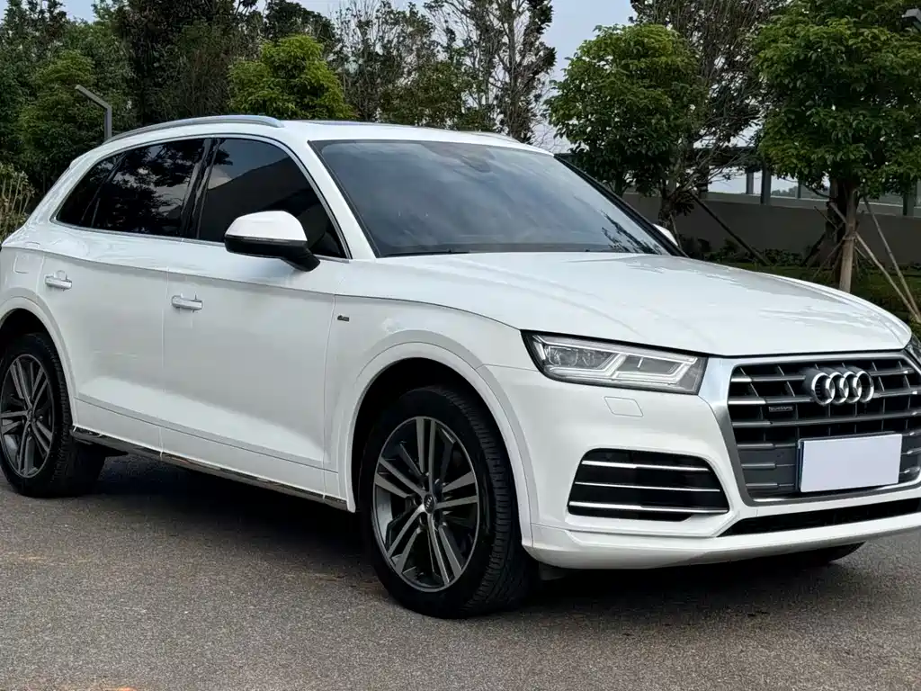 Audi Q5L — фото 3