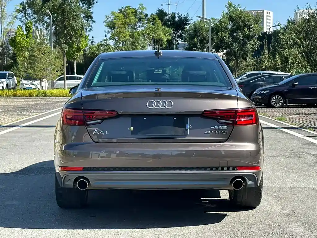 Audi A4L — фото 5