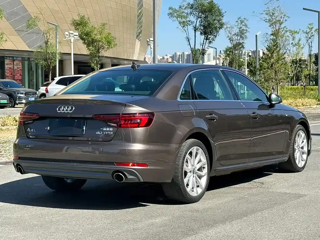 Audi A4L — фото 6
