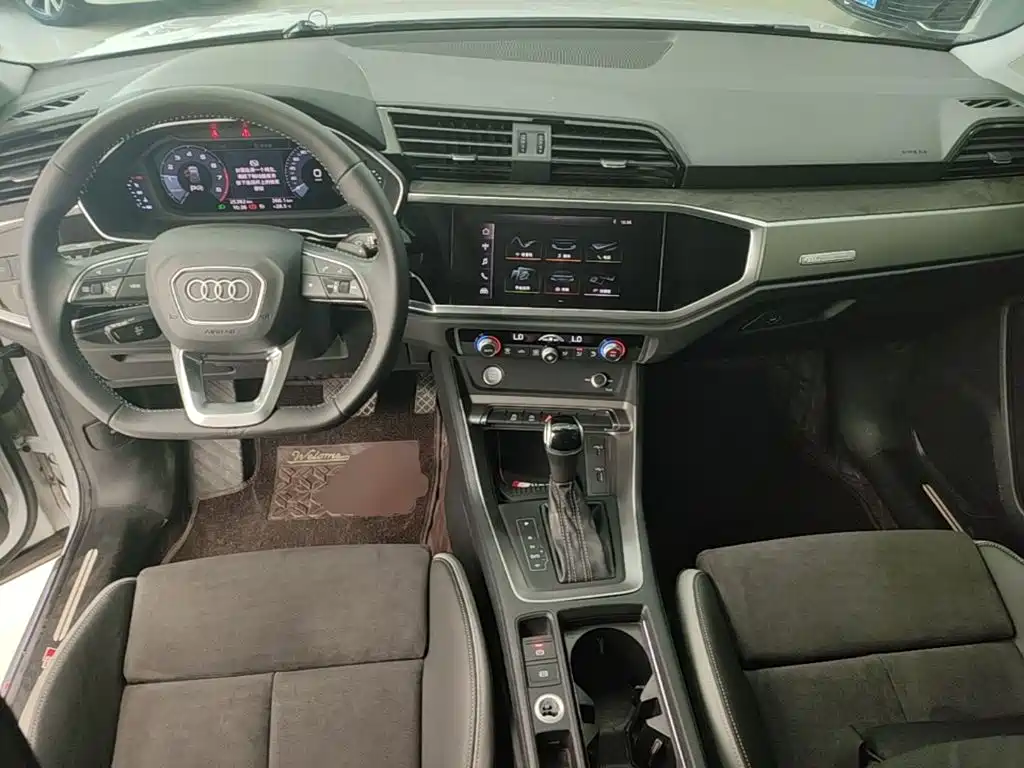 Audi Q3 — фото 10