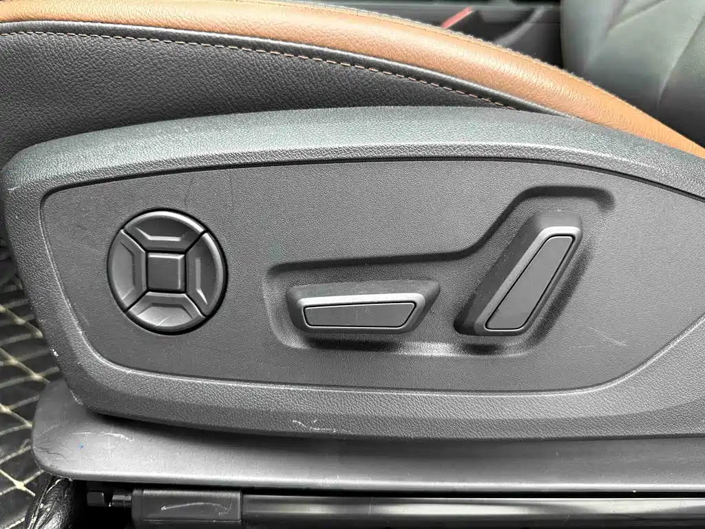 Audi Q3 — фото 11