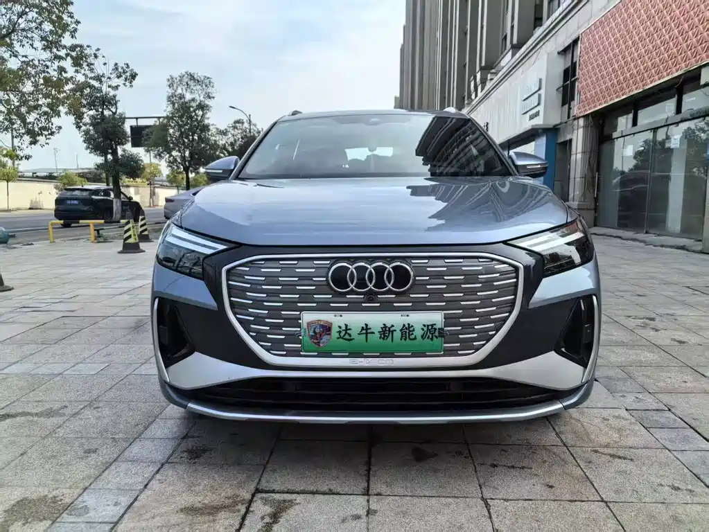 Audi Q4 e-tron — фото 3