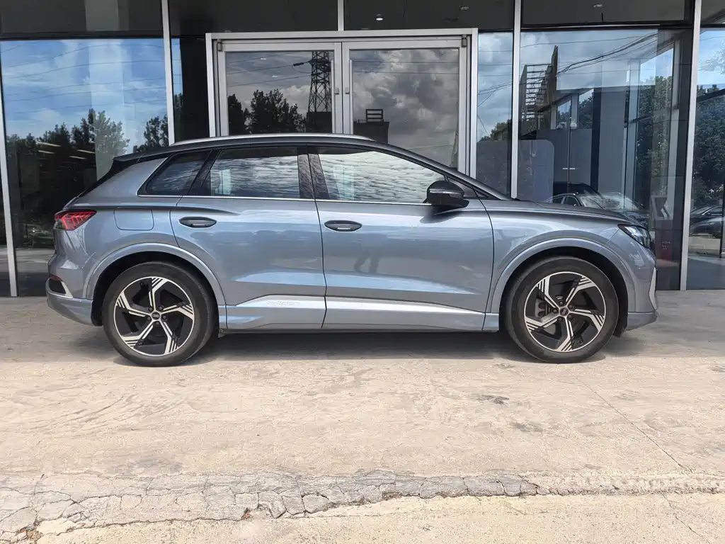 Audi Q4 e-tron — фото 3