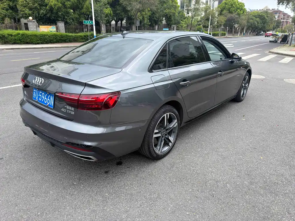 Audi A4L — фото 5