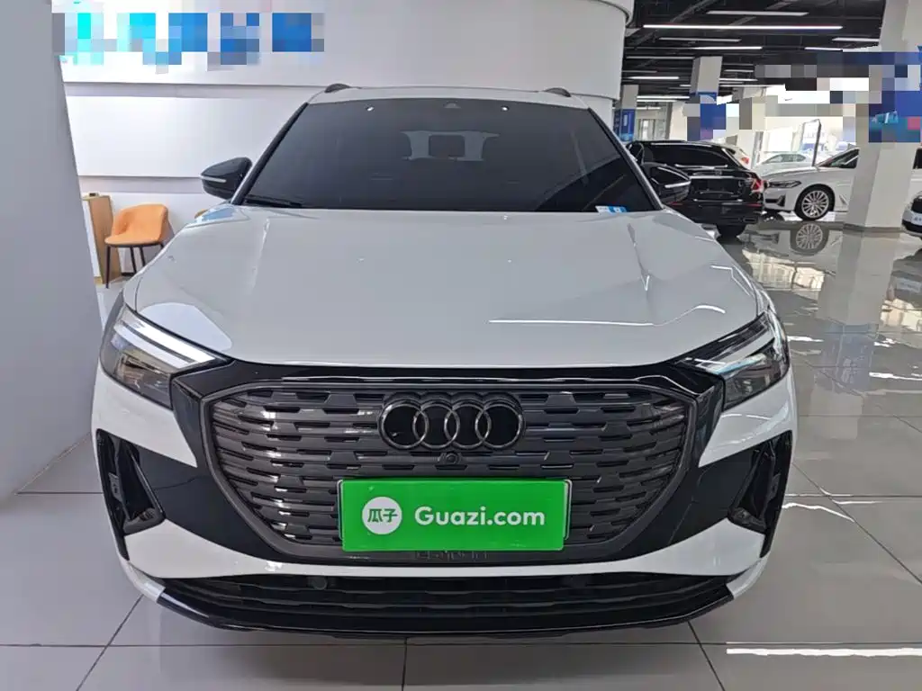 Audi Q4 e-tron — фото 3