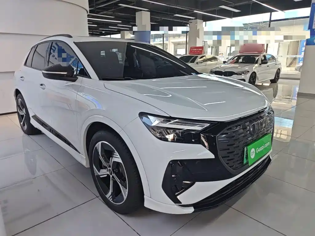 Audi Q4 e-tron — фото 4