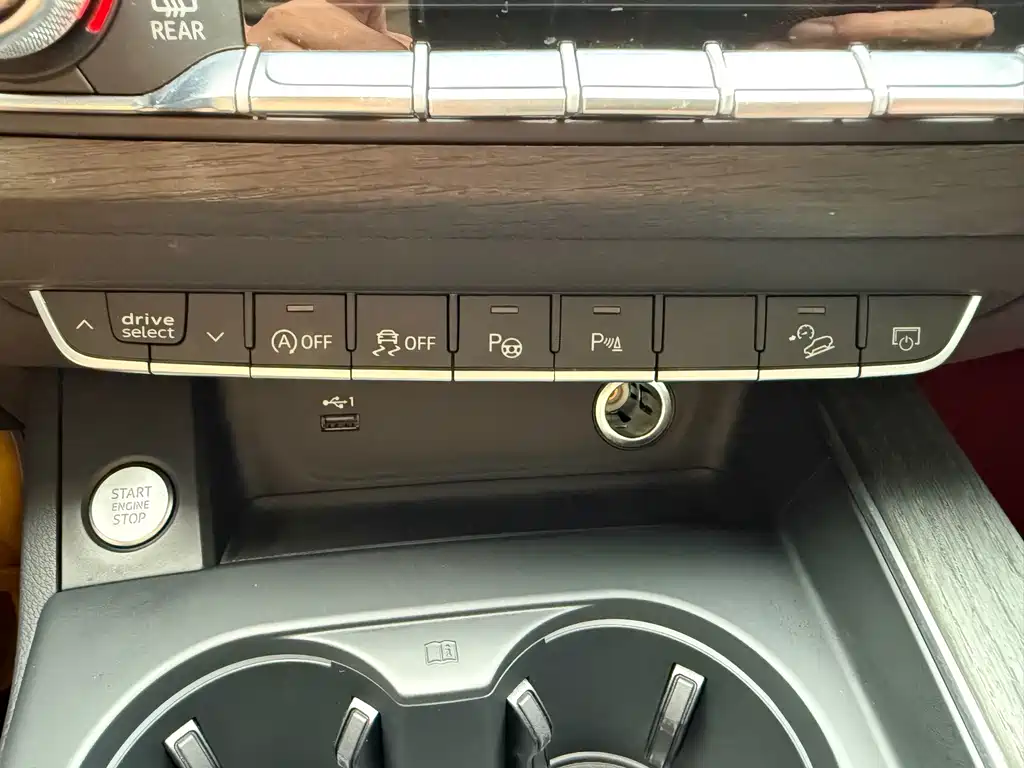 Audi A4 (Import) — фото 21