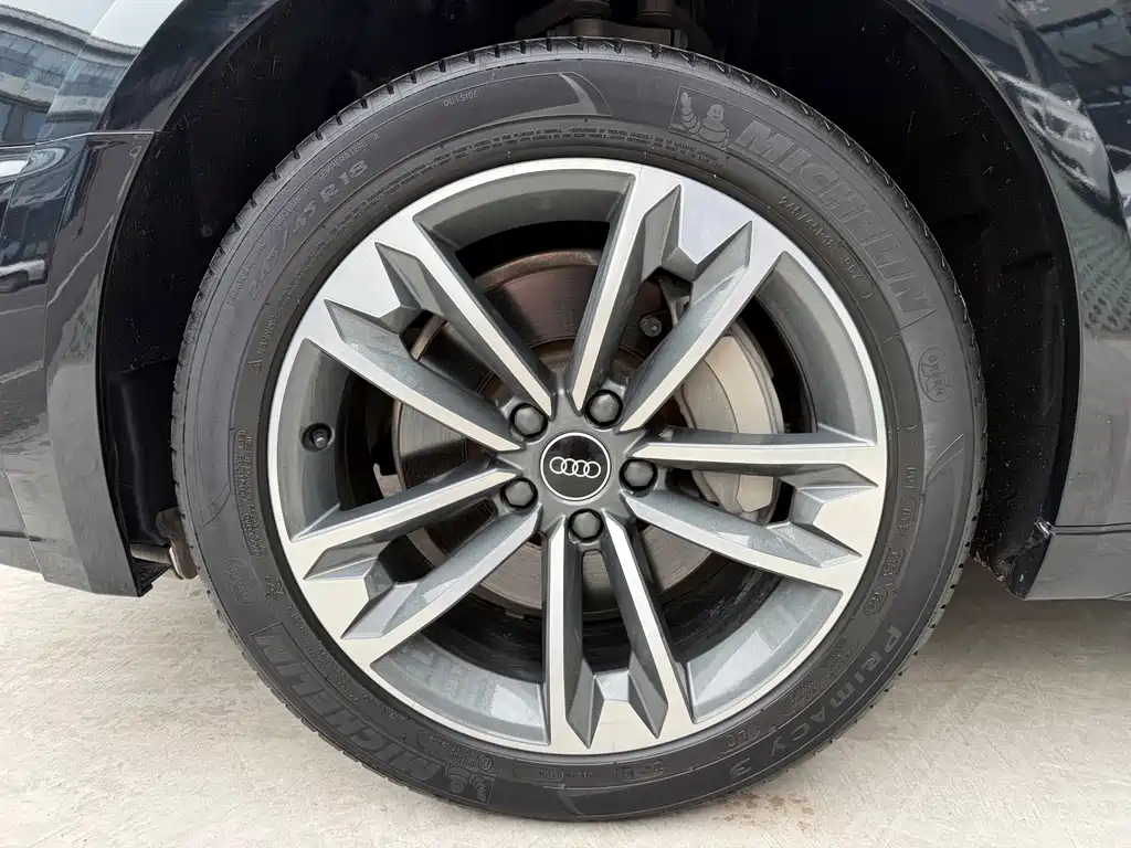 Audi A4 (Import) — фото 22