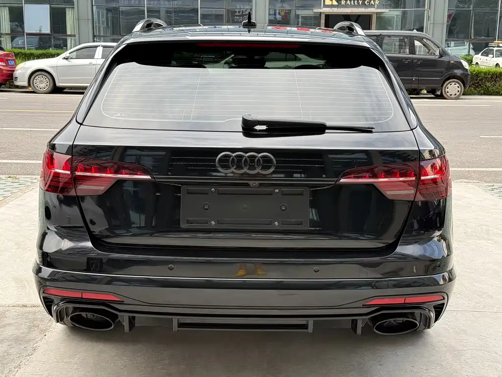 Audi A4 (Import) — фото 5
