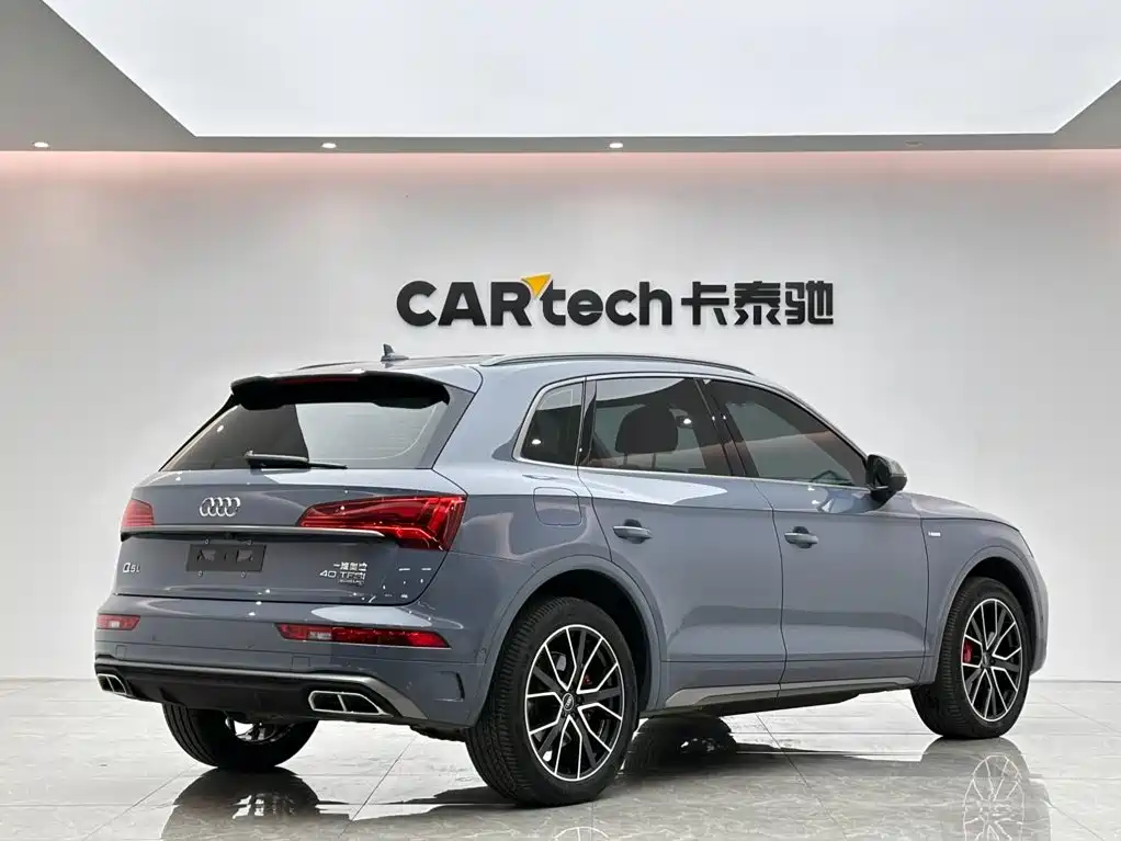 Audi Q5L — фото 5