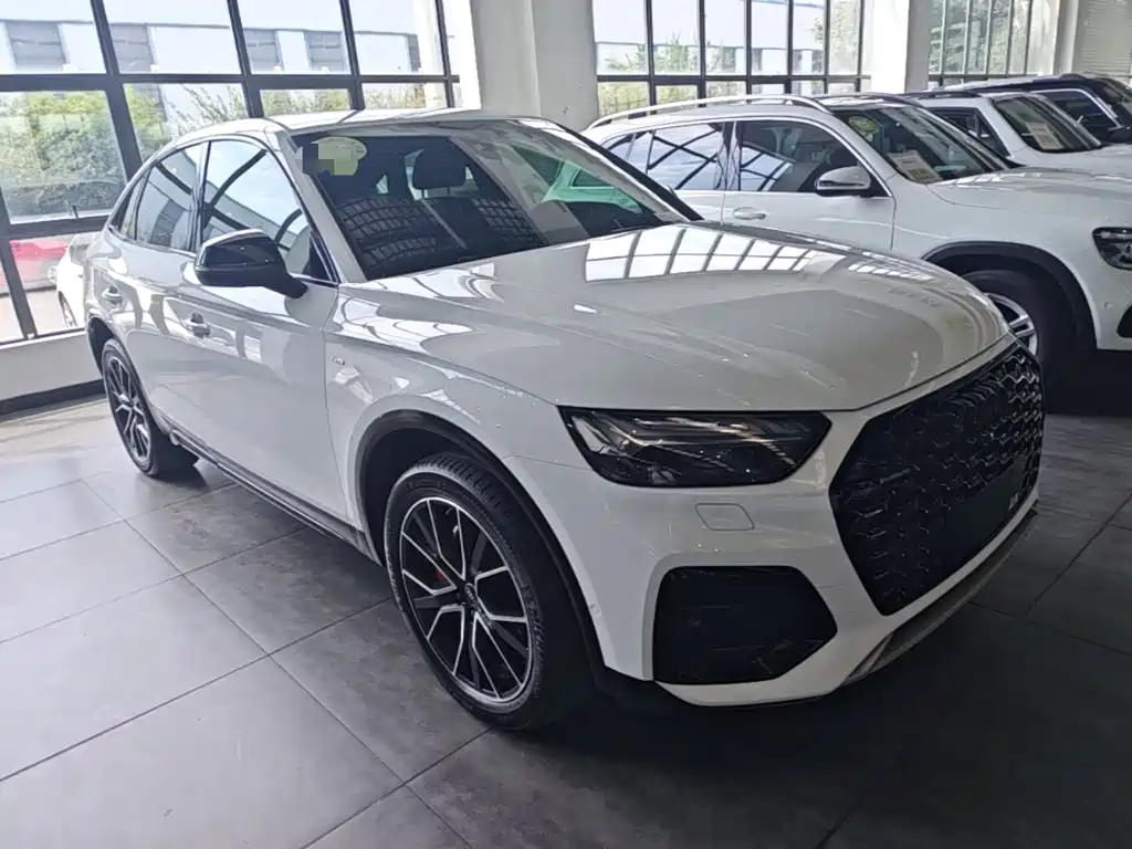 Audi Q5L Sportback — фото 4