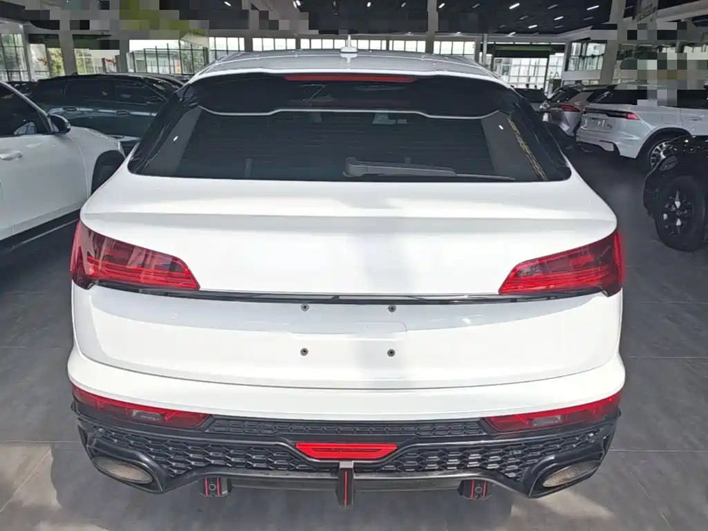 Audi Q5L Sportback — фото 6
