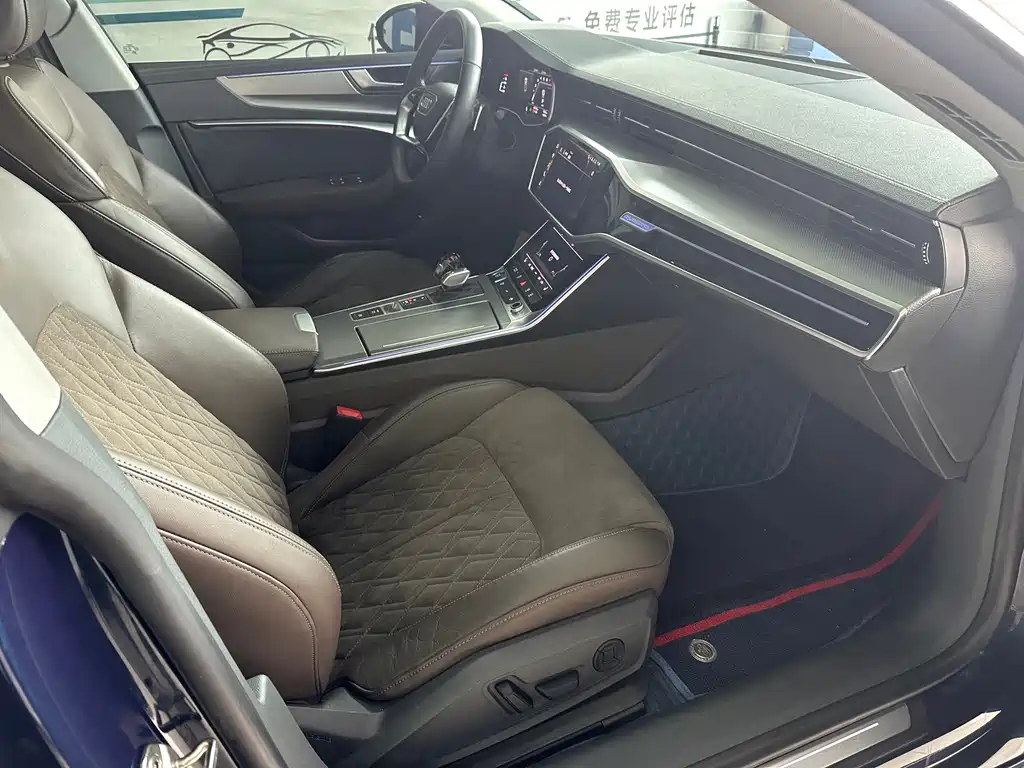 Audi A7L — фото 23
