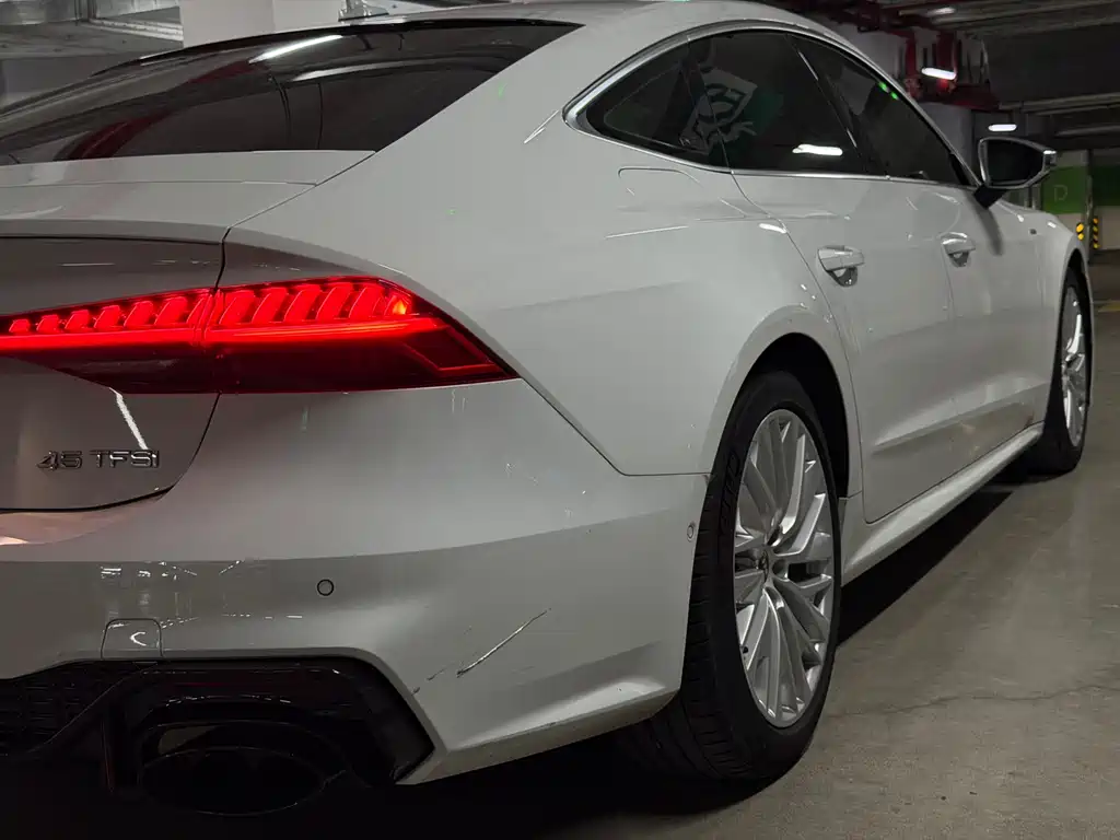 Audi A7 — фото 14