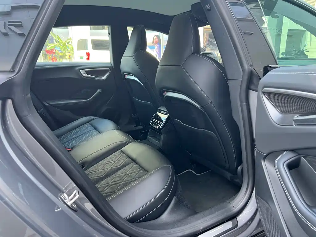Audi A5L Sportback — фото 14