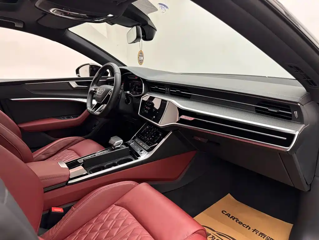 Audi A7L — фото 11