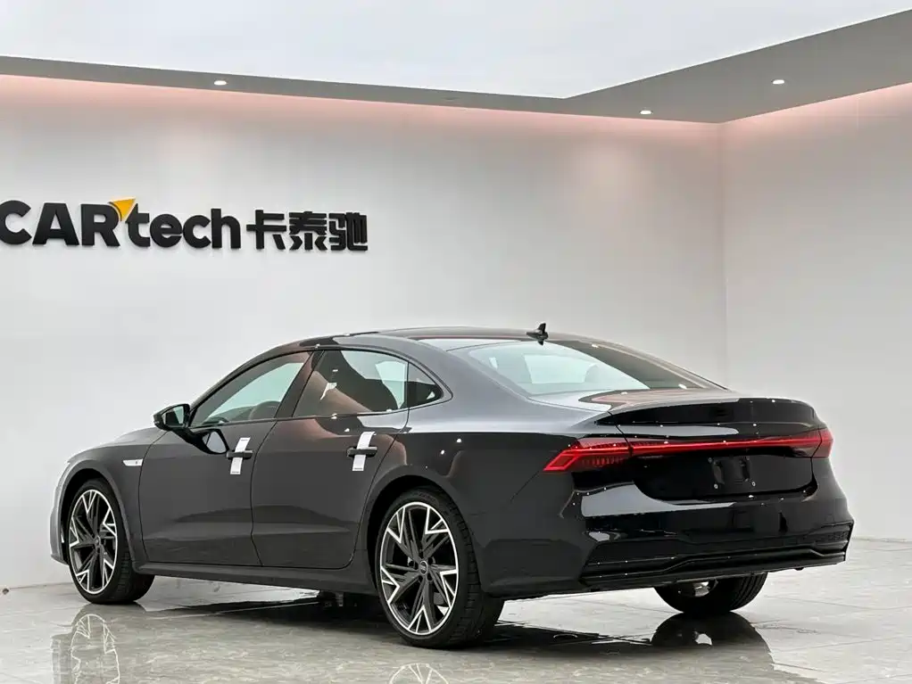 Audi A7L — фото 3