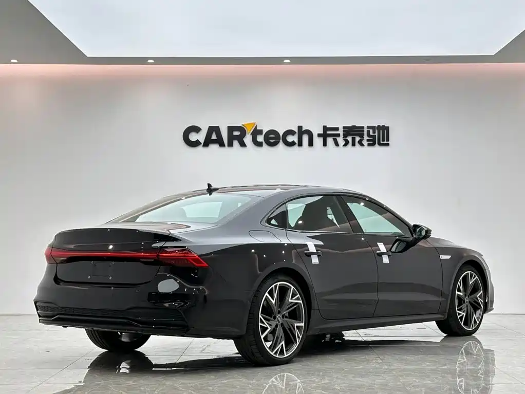 Audi A7L — фото 5