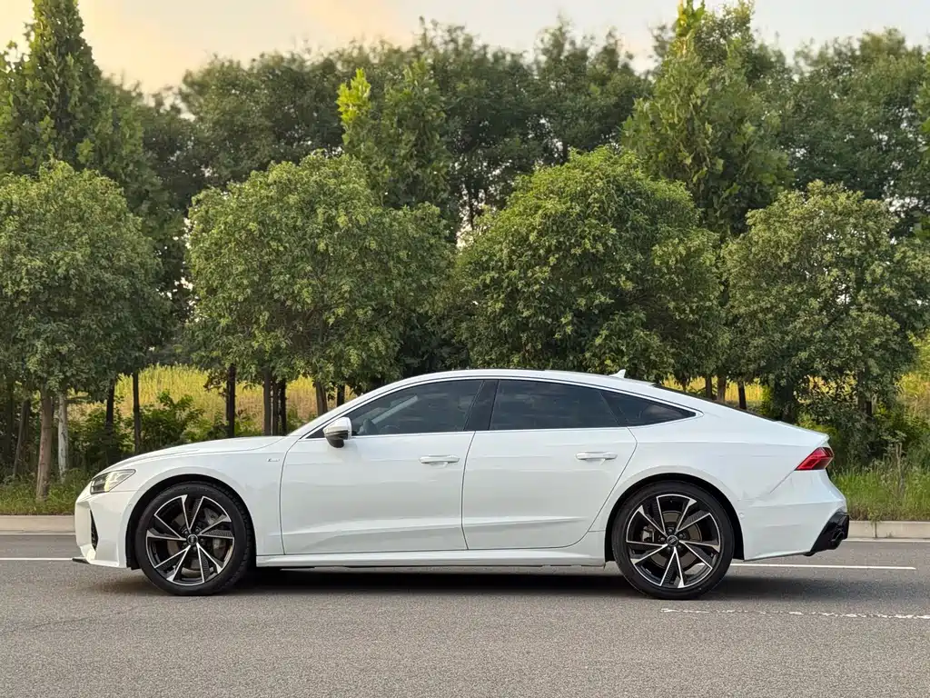Audi A7 — фото 7