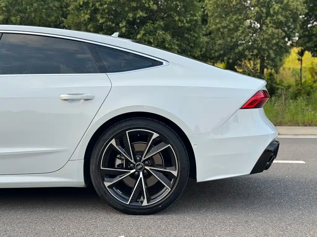Audi A7 — фото 9