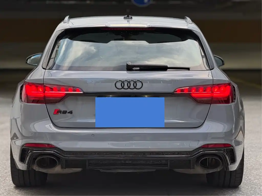 Audi RS 4 — фото 8