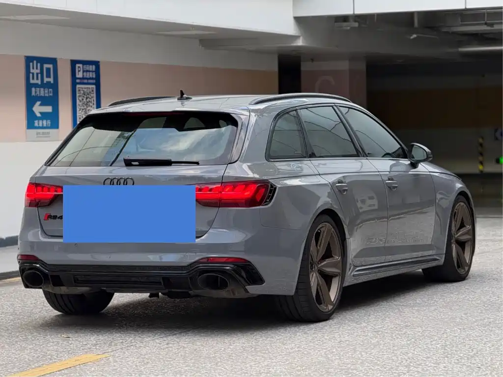 Audi RS 4 — фото 9