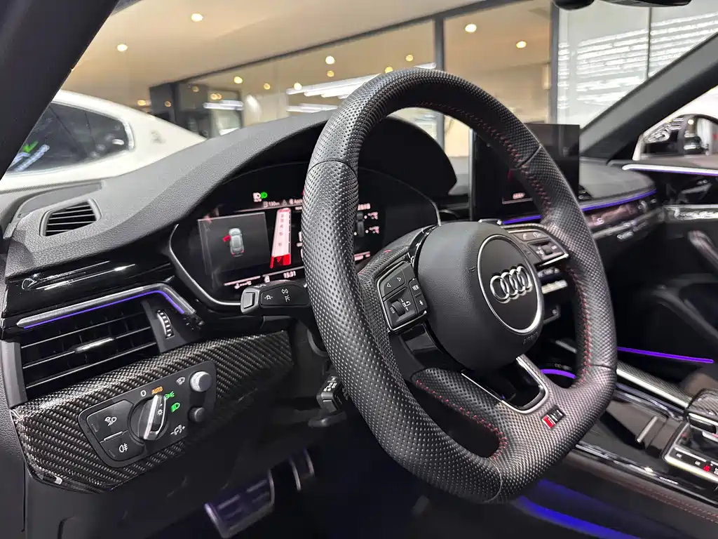 Audi RS 4 — фото 7