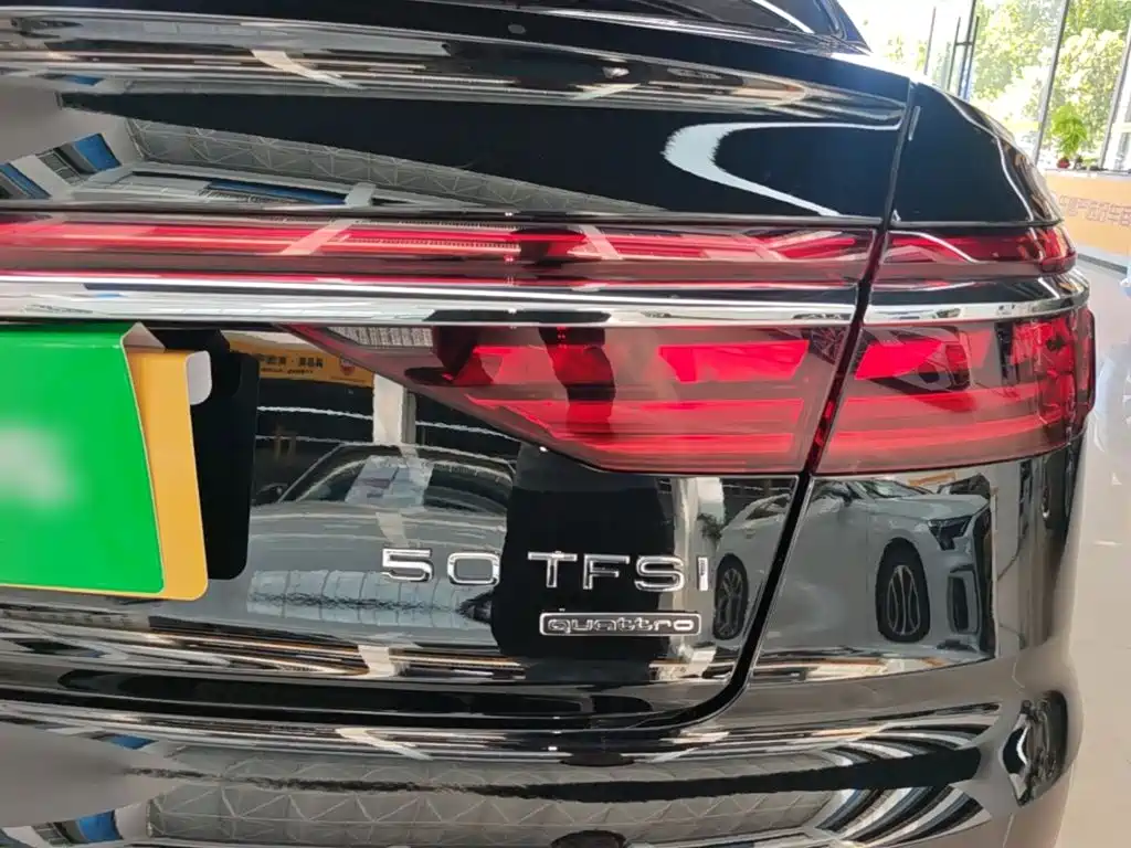 Audi A8 — фото 8