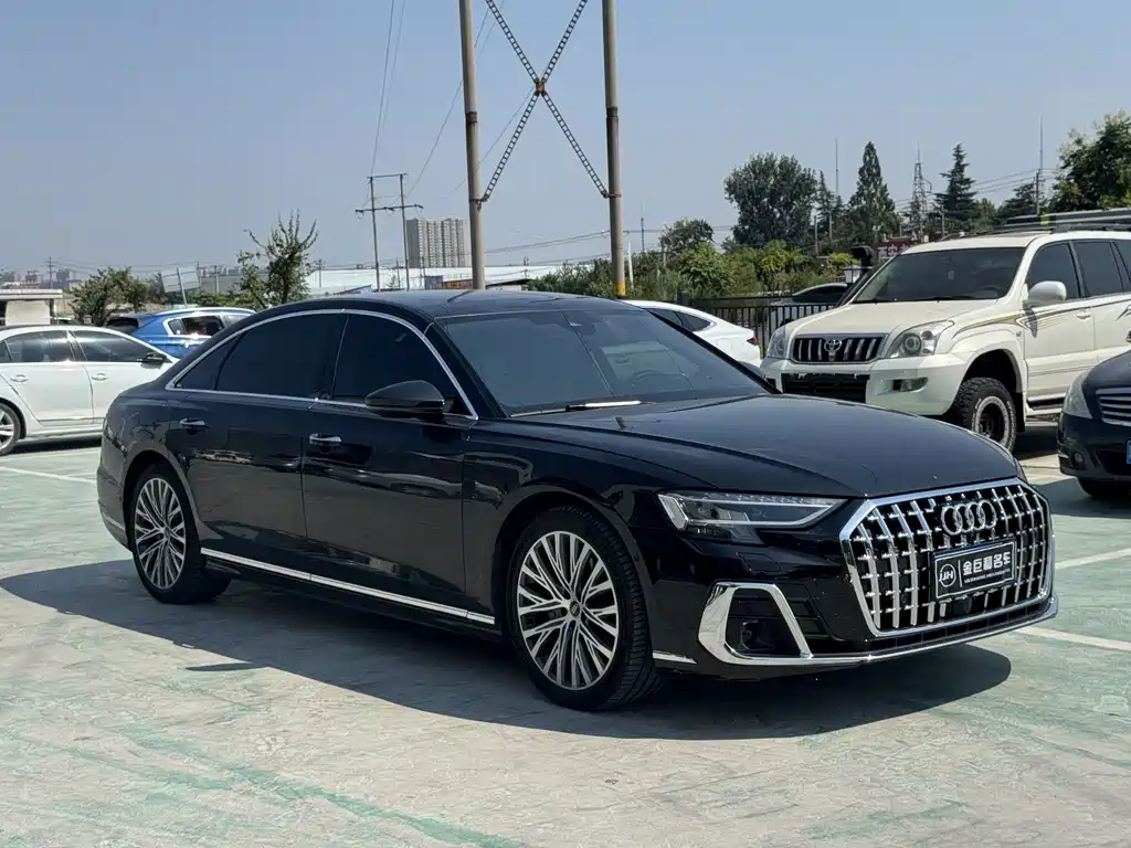 Audi A8 — фото 3