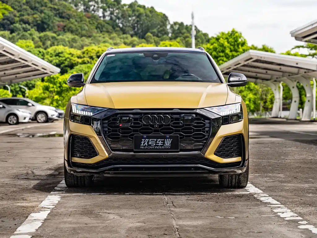 Audi RS Q8 — фото 2