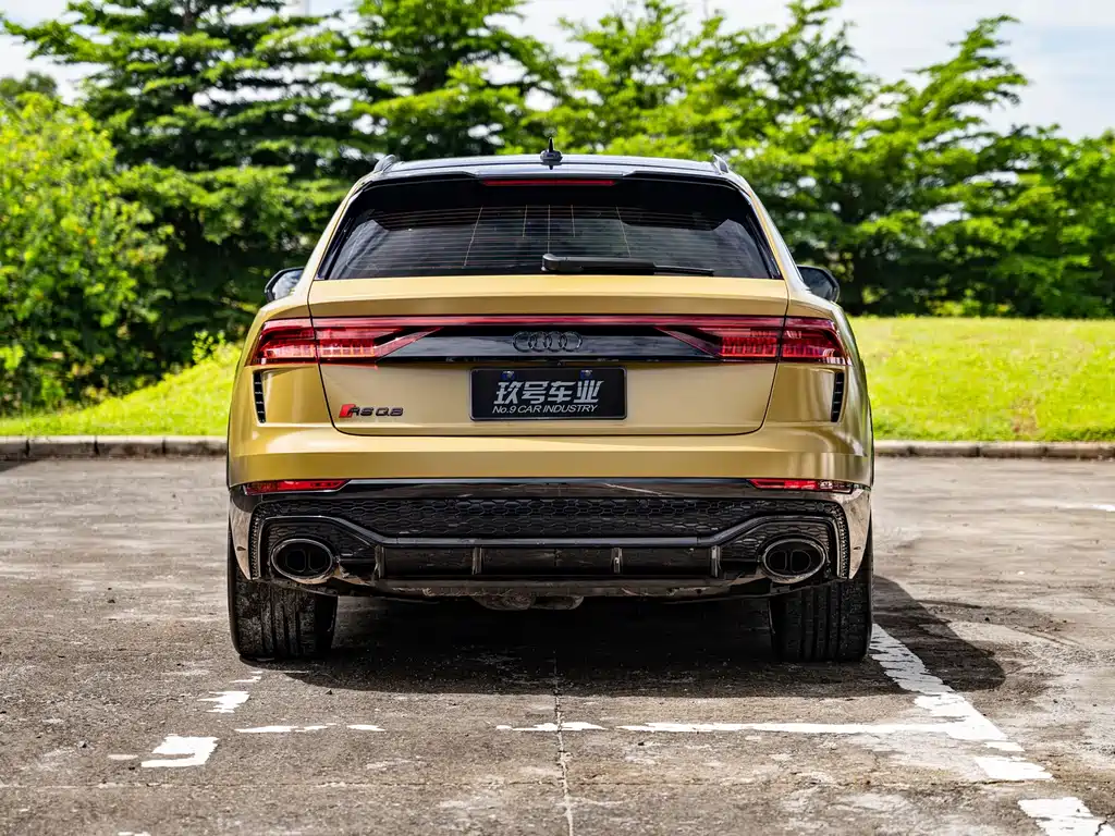 Audi RS Q8 — фото 4