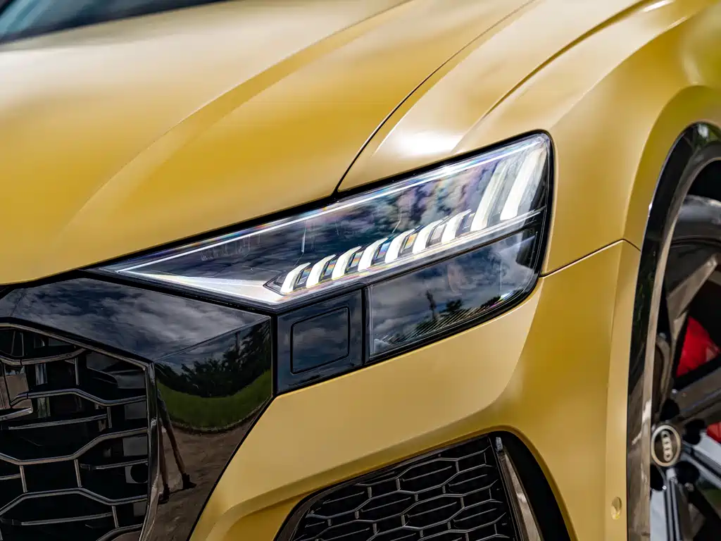 Audi RS Q8 — фото 6