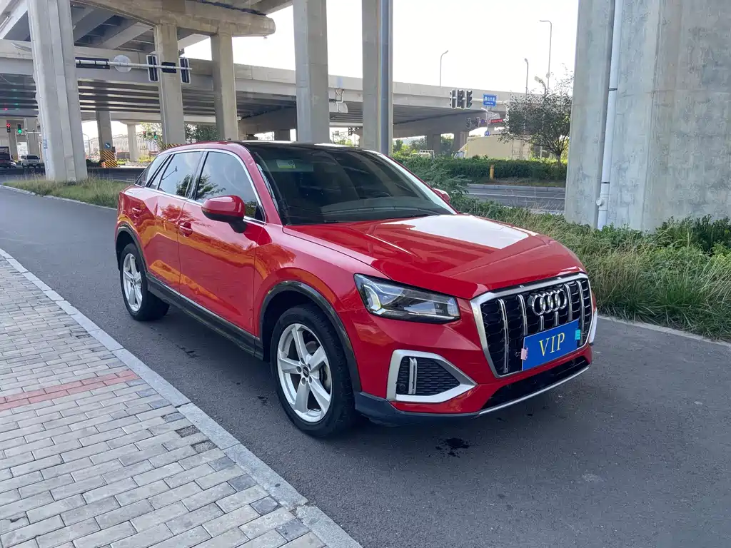 Audi Q2L — фото 4